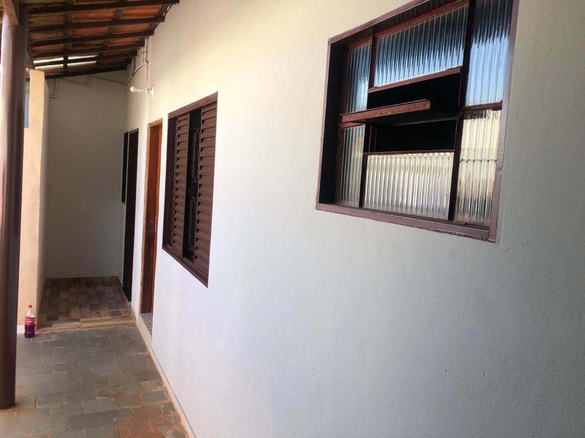 Suítes Saraiva Uberlândia Exterior foto
